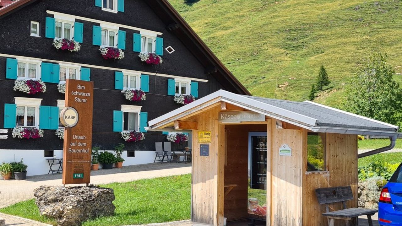 Lebensmittel Automat mit Hofeigenen Produkten Lebensmittel Automat mit Hofeigenen Produkten
